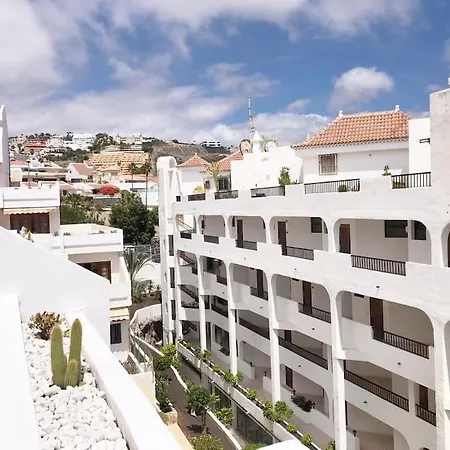 Con Vistamar Y Piscina Climatizada En Garden Apartment