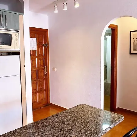 Con Vistamar Y Piscina Climatizada En Garden Apartment